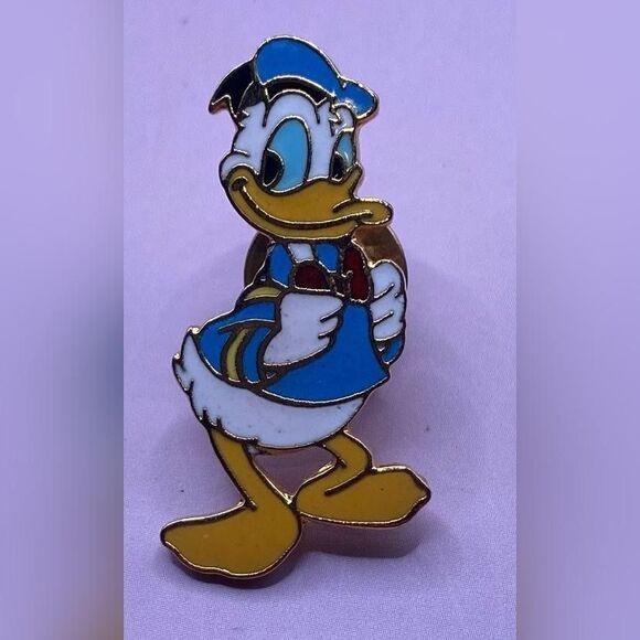 Disney Donald Duck Enamel Lapel Pin Brooch Gold Tone Character Collectible Blue - Picture 1 of 3